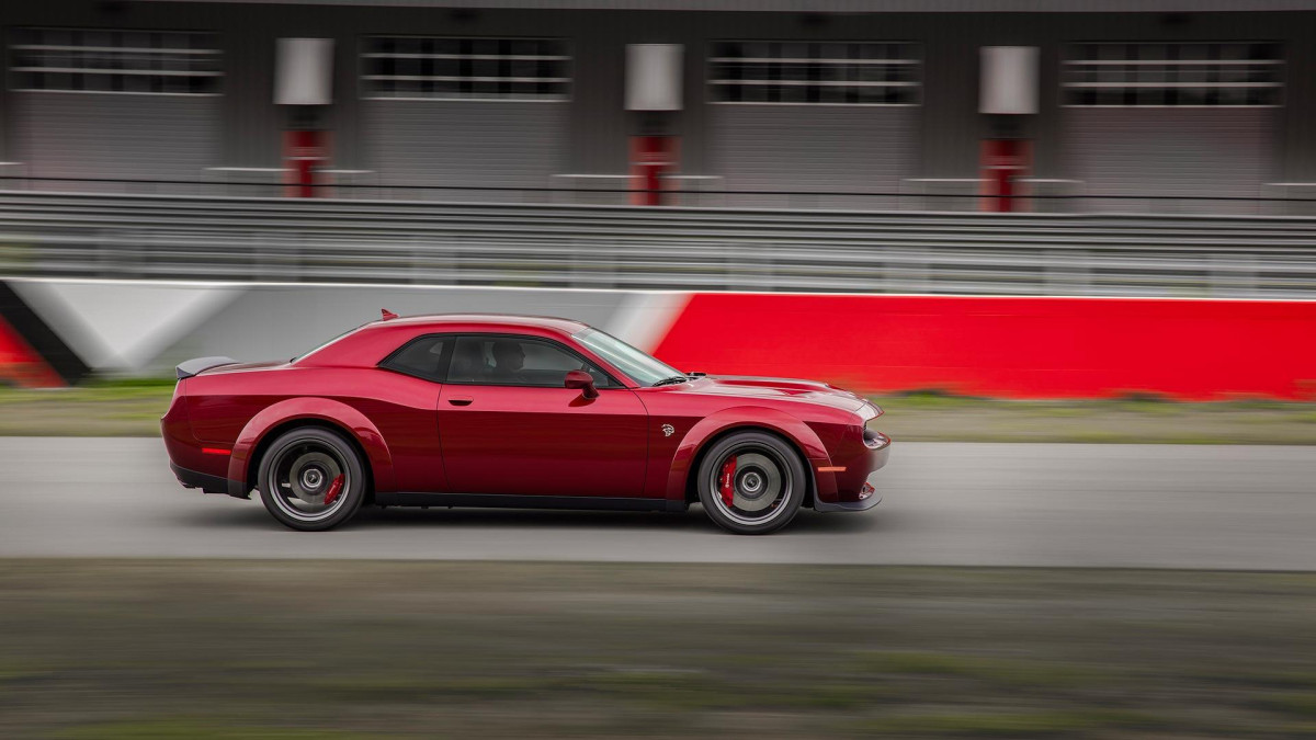 Dodge Challenger SRT Hellcat фото 185138