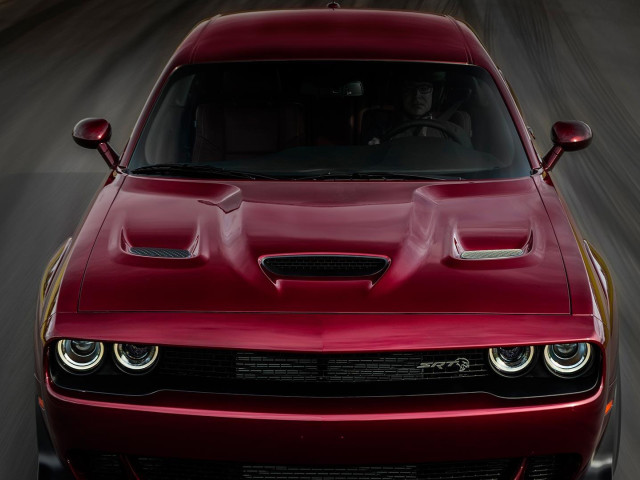 Dodge Challenger SRT Hellcat фото