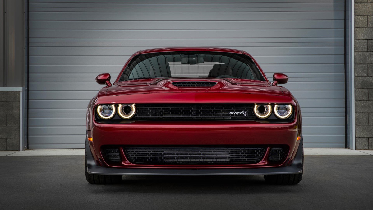 Dodge Challenger SRT Hellcat фото 185140