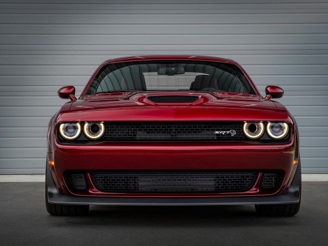 Dodge Challenger SRT Hellcat фото