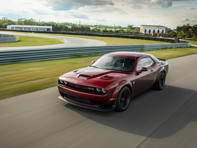 Dodge Challenger SRT Hellcat фото