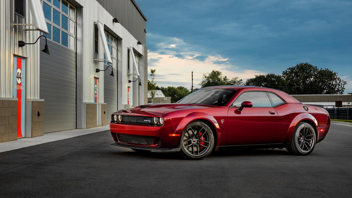 Dodge Challenger SRT Hellcat фото 185143