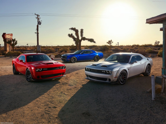 Dodge Challenger SRT Hellcat фото