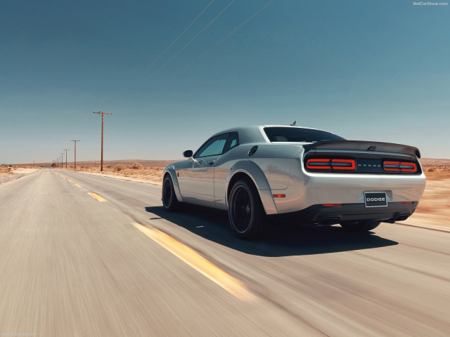 Dodge Challenger SRT Hellcat фото