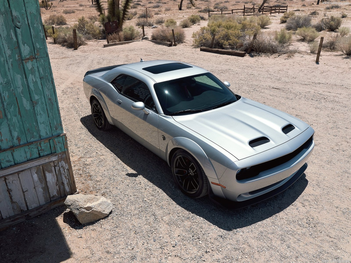 Dodge Challenger SRT Hellcat фото 196060