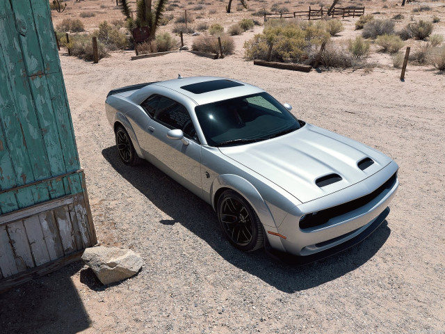 Dodge Challenger SRT Hellcat фото