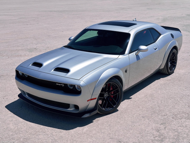 Dodge Challenger SRT Hellcat фото