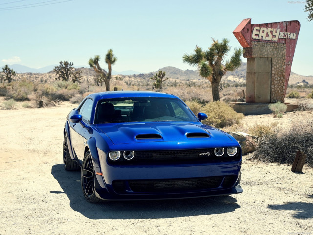 Dodge Challenger SRT Hellcat фото