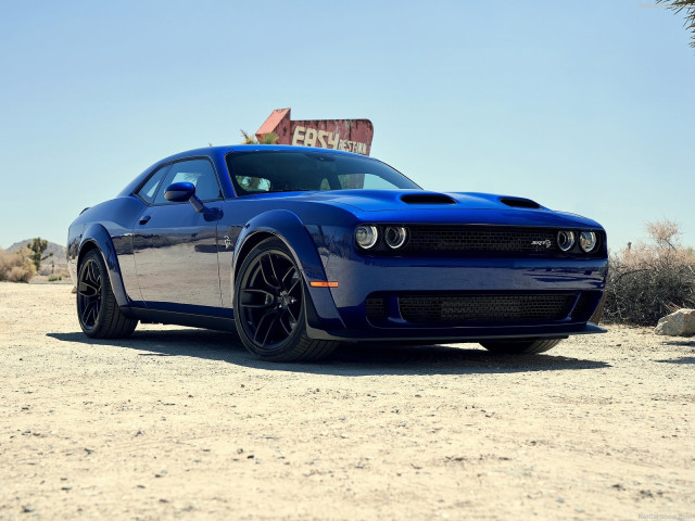 Dodge Challenger SRT Hellcat фото