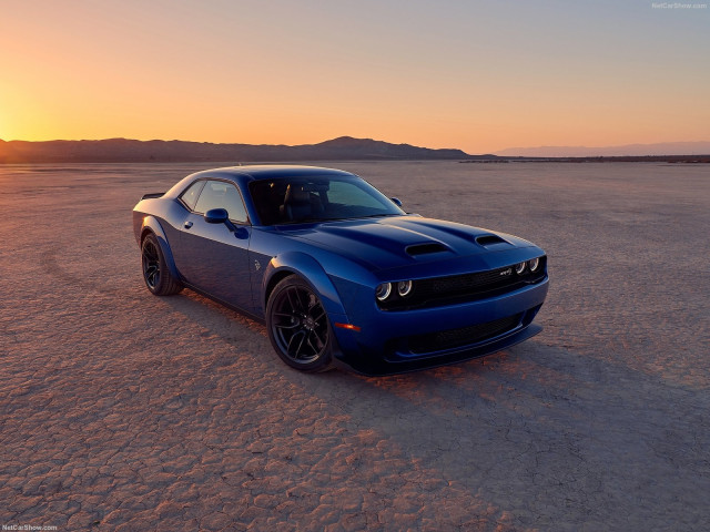 Dodge Challenger SRT Hellcat фото