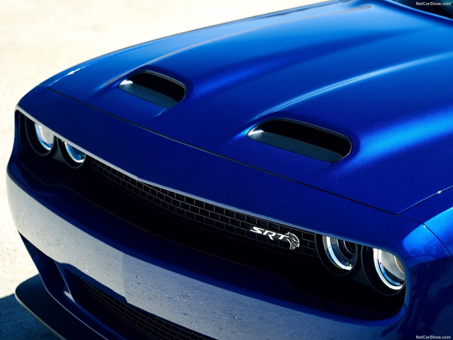 Dodge Challenger SRT Hellcat фото