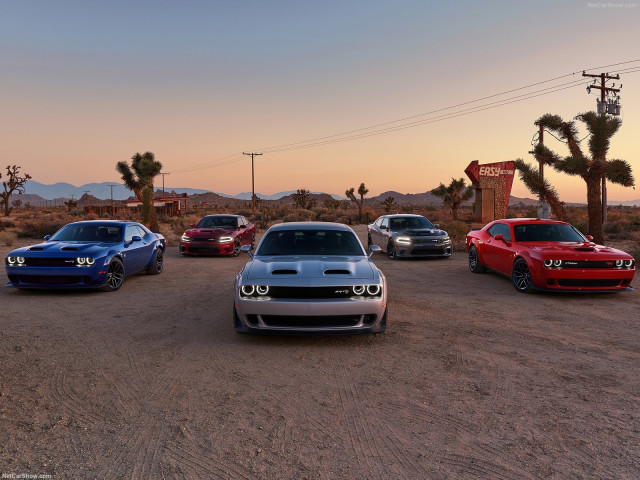 Dodge Challenger SRT Hellcat фото