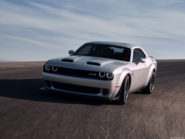 Dodge Challenger SRT Hellcat фото