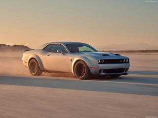 Dodge Challenger SRT Hellcat фото