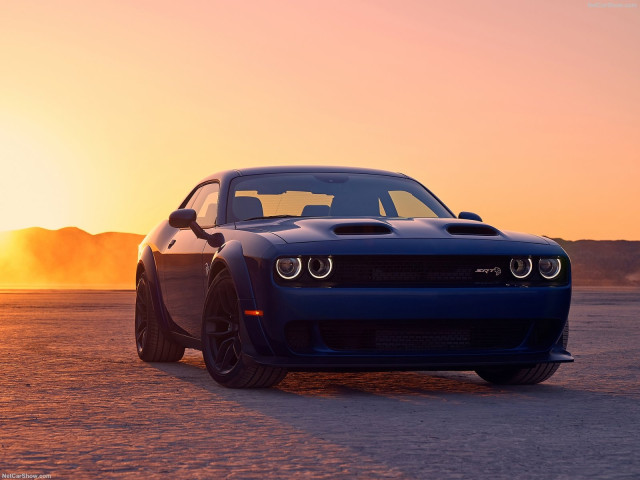 Dodge Challenger SRT Hellcat фото