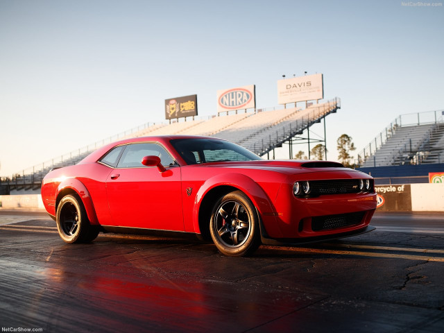 Dodge Challenger SRT фото