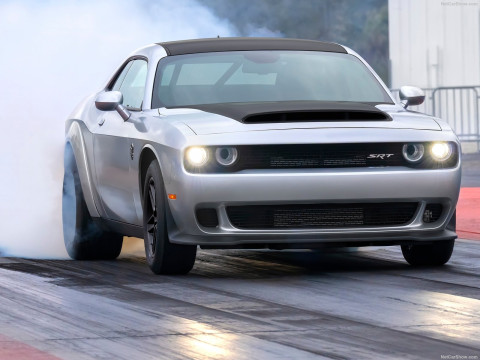 Dodge Challenger SRT фото