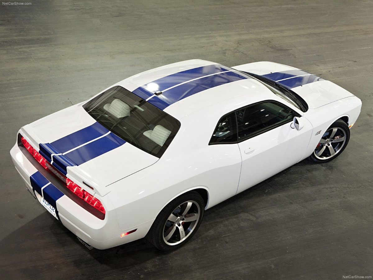 Dodge Challenger SRT8 392 фото 86254