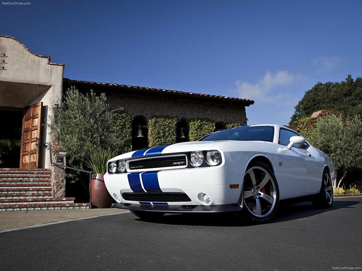 Dodge Challenger SRT8 392 фото 86257