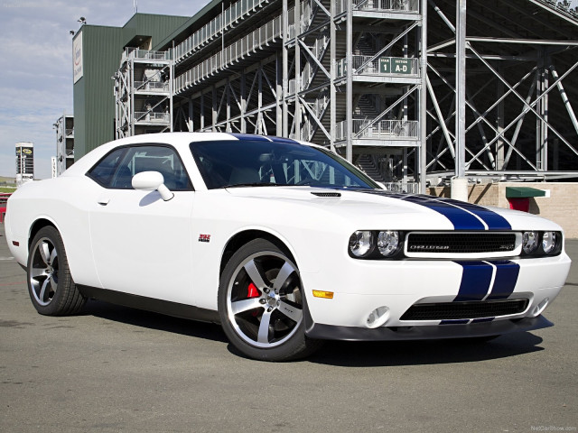 Dodge Challenger SRT8 392 фото