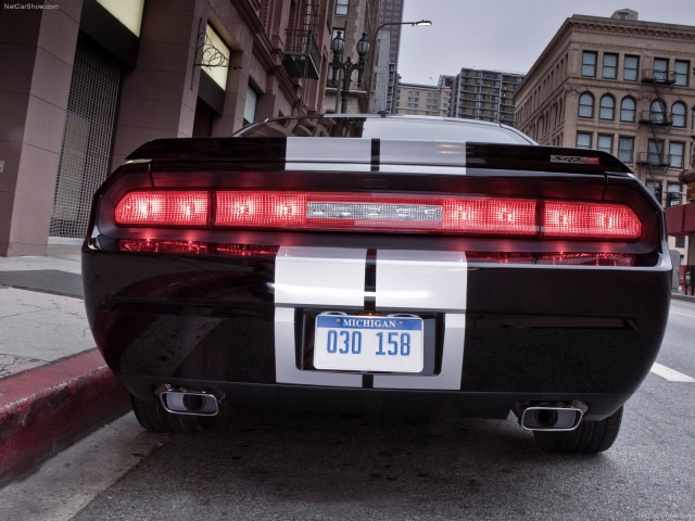 Dodge Challenger SRT8 392 фото