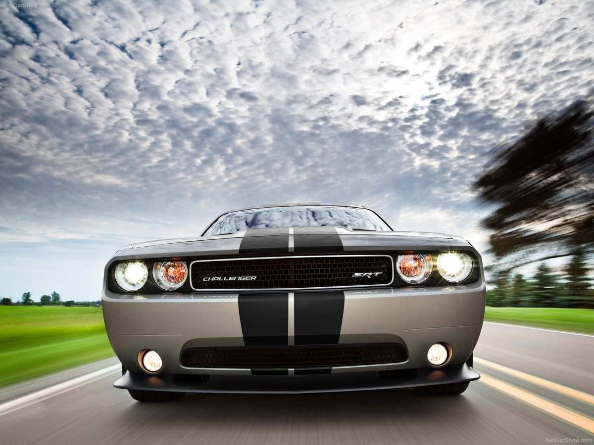 Dodge Challenger SRT8 392 фото 86998