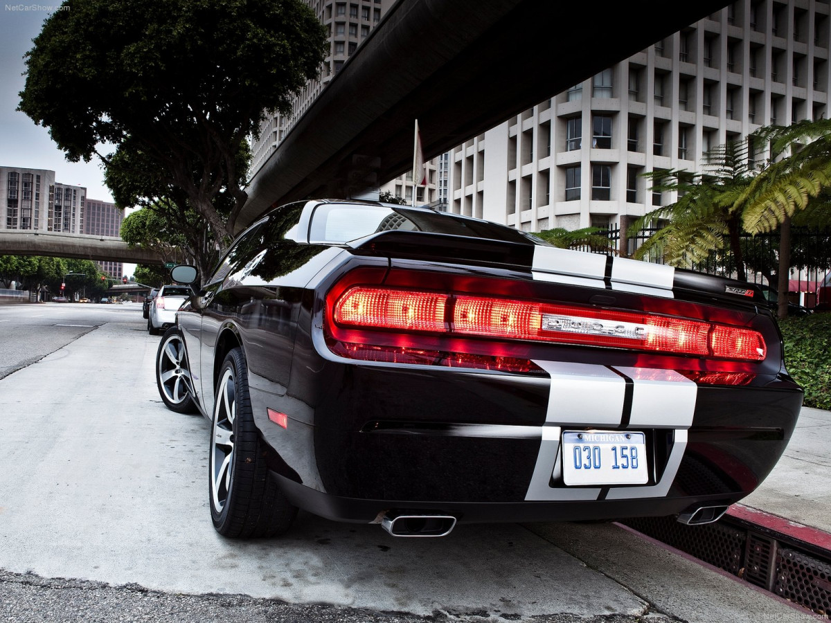 Dodge Challenger SRT8 392 фото 86999