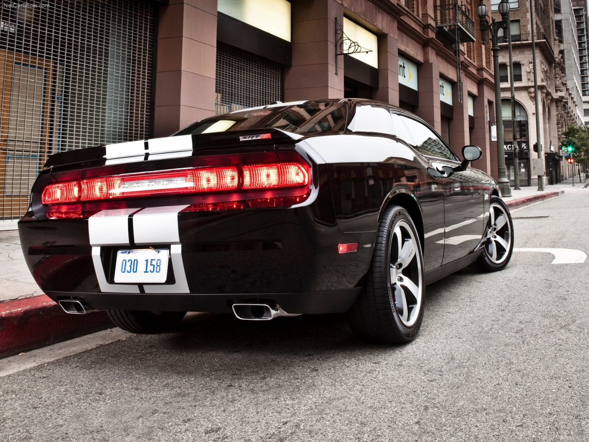 Dodge Challenger SRT8 392 фото 87002