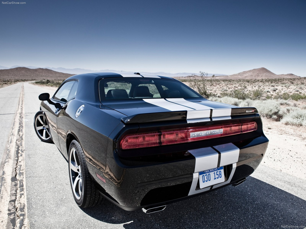 Dodge Challenger SRT8 392 фото 87003