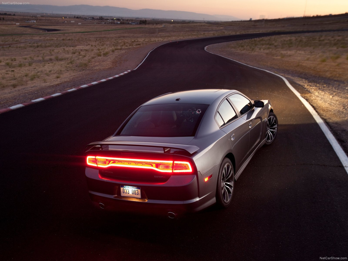 Dodge Challenger SRT8 392 фото 87004