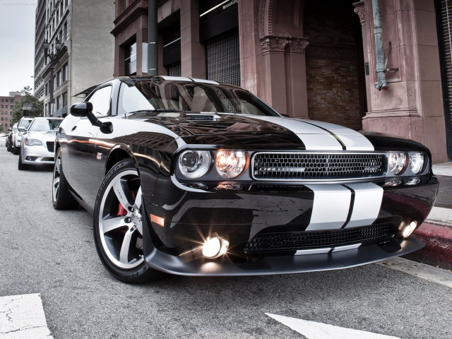 Dodge Challenger SRT8 392 фото