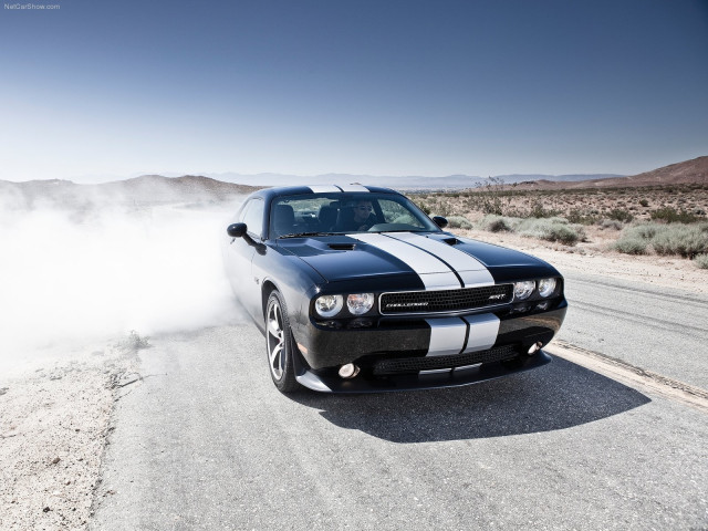 Dodge Challenger SRT8 392 фото