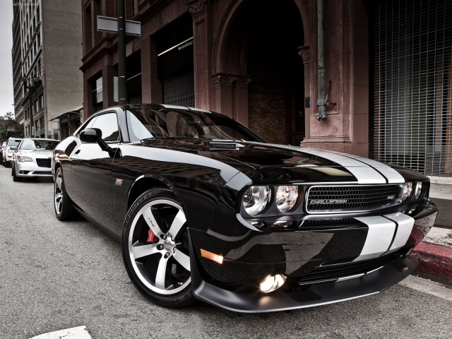 Dodge Challenger SRT8 392 фото