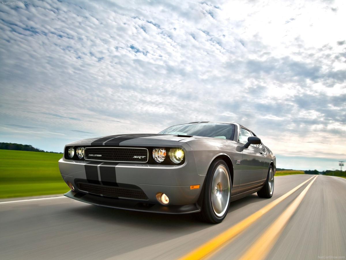 Dodge Challenger SRT8 392 фото 87018