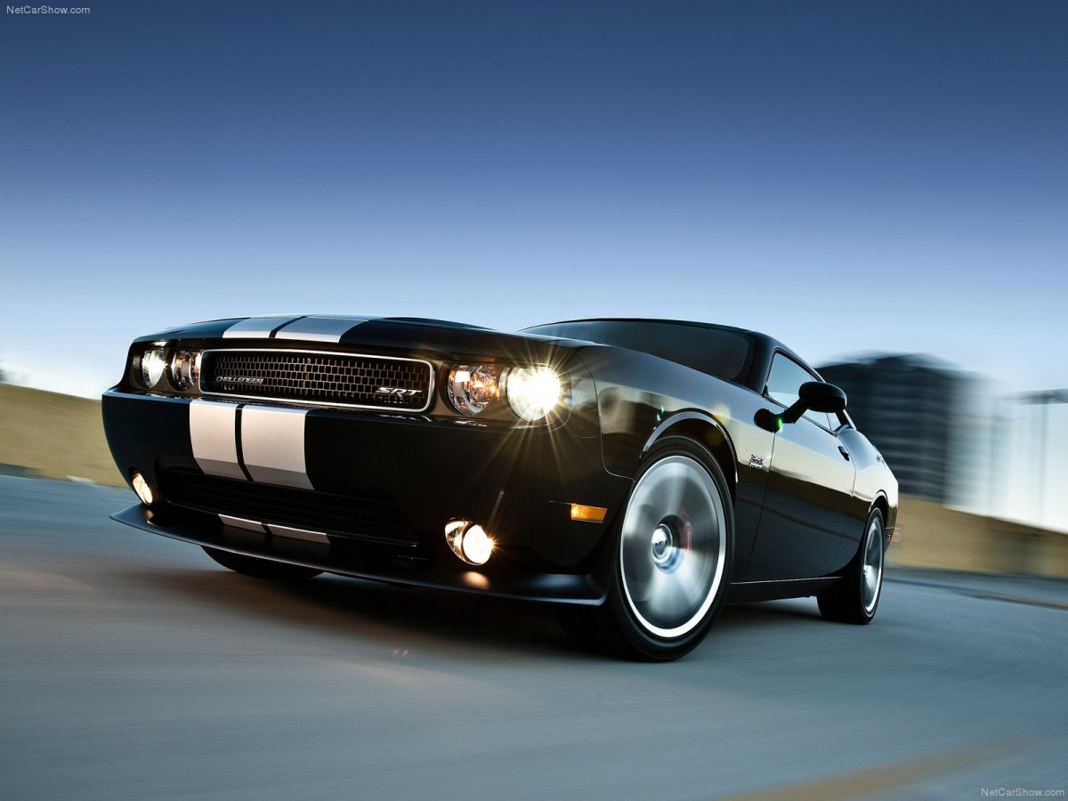 Dodge Challenger SRT8 392 фото 87020