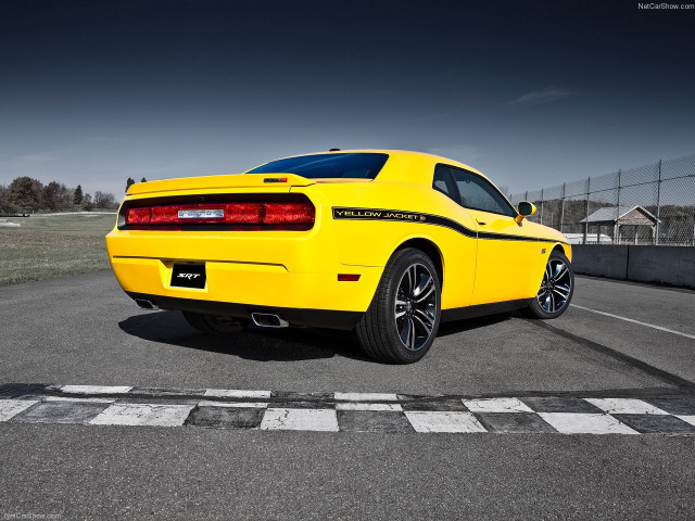 Dodge Challenger SRT8 392 фото