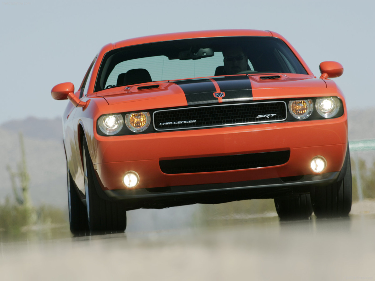 Dodge Challenger SRT8 фото 52374