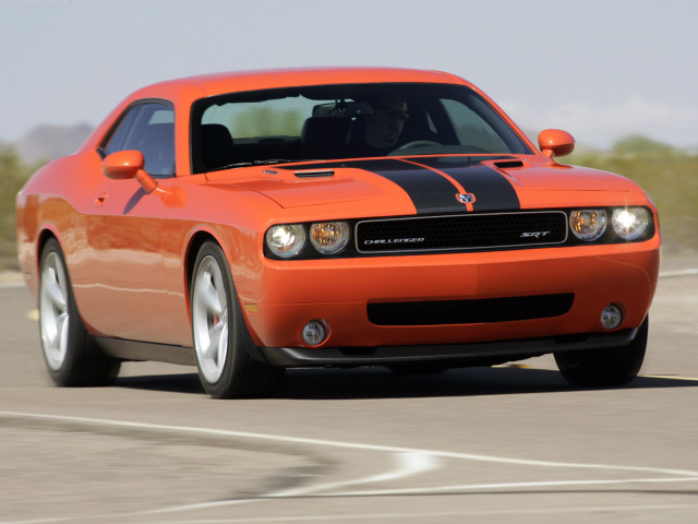 Dodge Challenger SRT8 фото