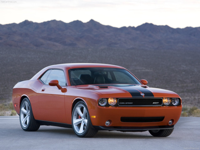 Dodge Challenger SRT8 фото