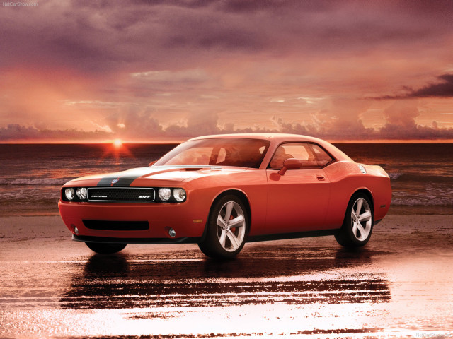 Dodge Challenger SRT8 фото