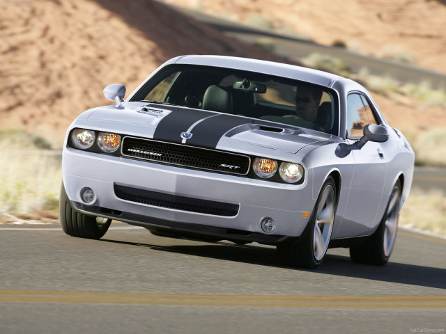 Dodge Challenger SRT8 фото