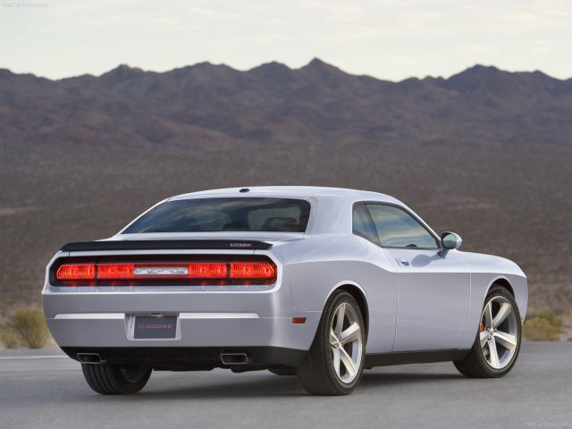 Dodge Challenger SRT8 фото