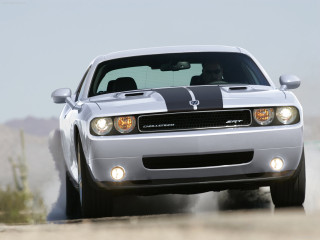 Dodge Challenger SRT8 фото