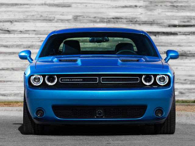 Dodge Challenger фото