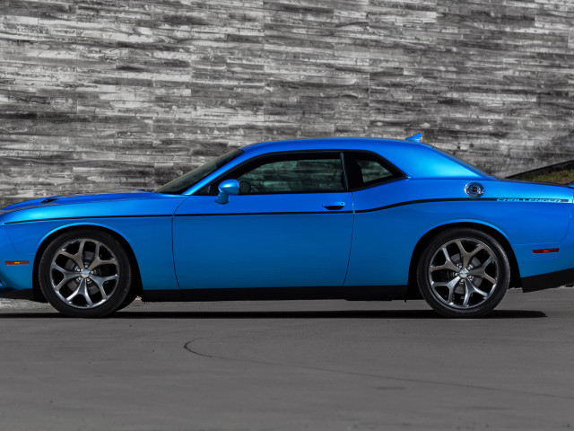 Dodge Challenger фото