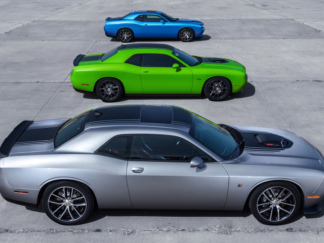 Dodge Challenger фото