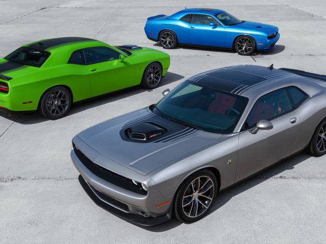 Dodge Challenger фото