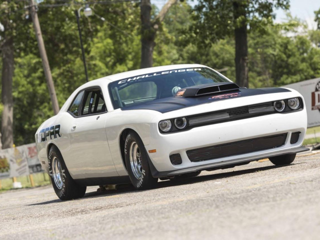 Dodge Challenger фото