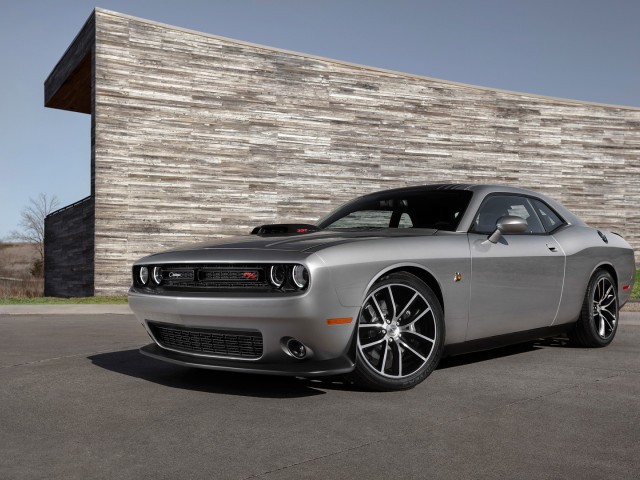 Dodge Challenger фото