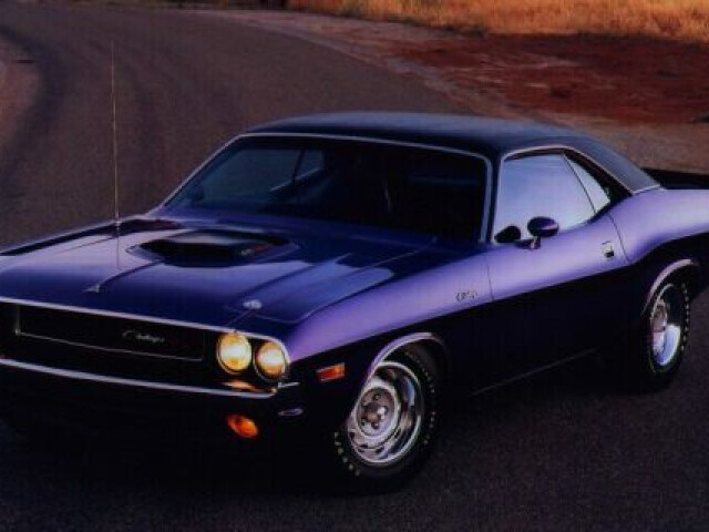 Dodge Challenger фото
